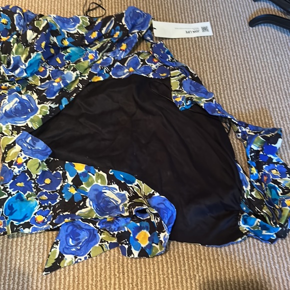 NWT ZARA zone shoulder blue floral asymmetrical crop blouse size medium - Picture 8 of 11